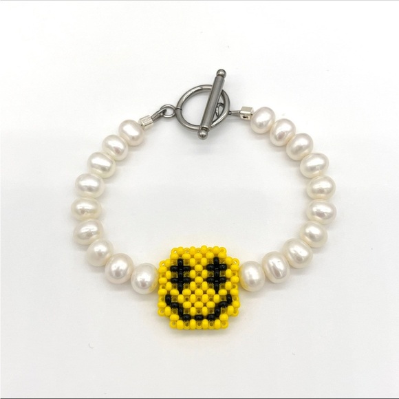 Unisex 7.5” Pearl “Spread Positivity” Yellow Beaded Smiley Harry Styles Bracelet - Picture 1 of 5